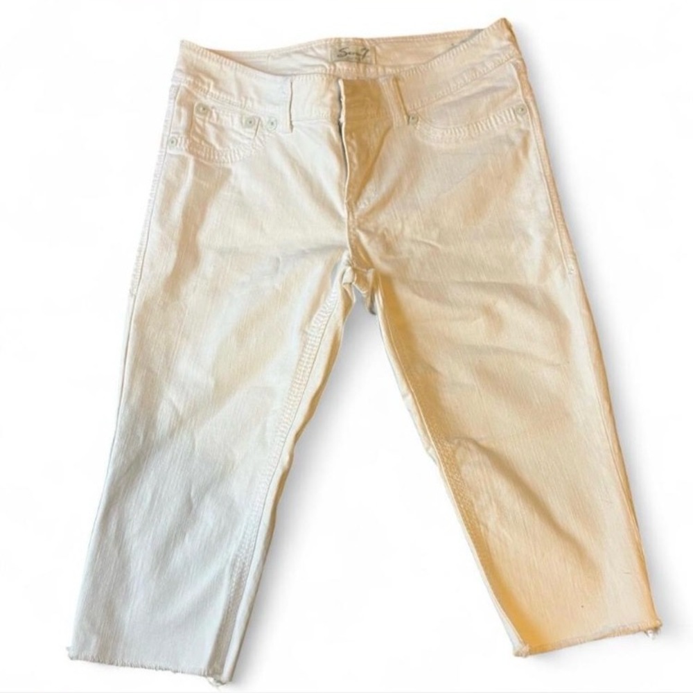 Seven7‎ Bright White Denim Capris with cute pocket stitching
